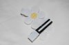 Pair of White and Yellow Flower Clippies