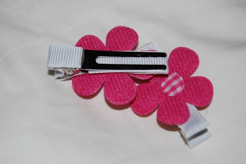 Pair of Hot Pink Flower Appliqu Clippies - Click Image to Close