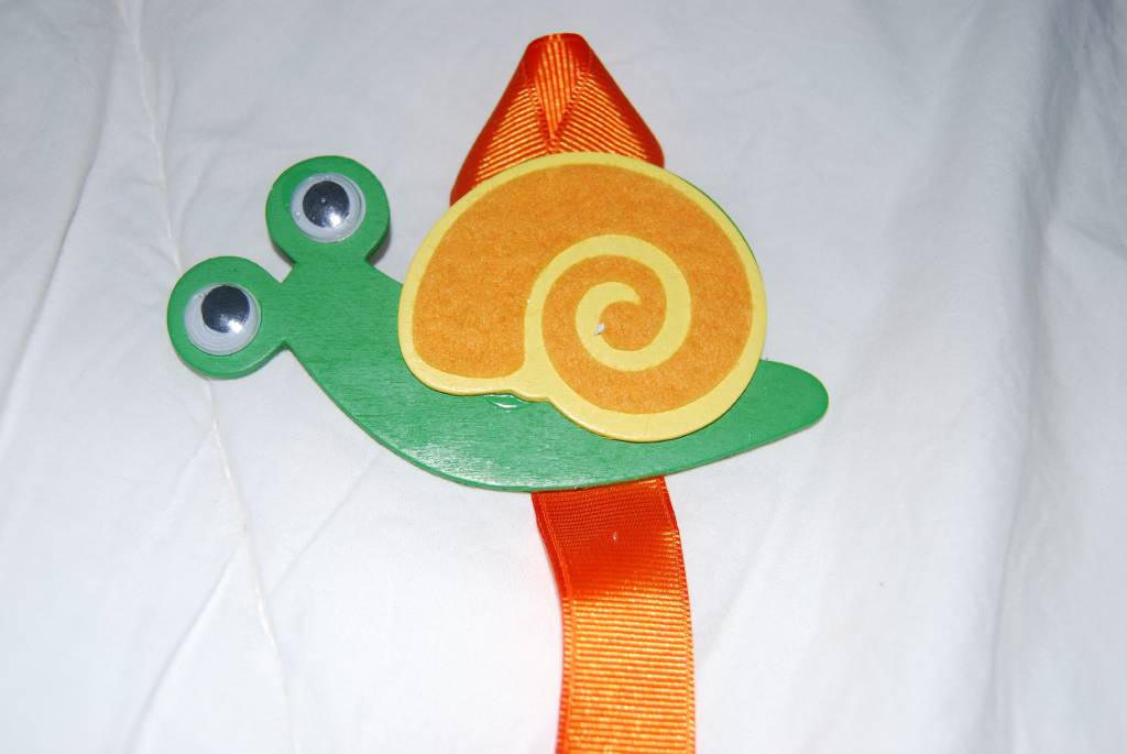 Green and Orange Snail Bow Holder and Bow - Click Image to Close