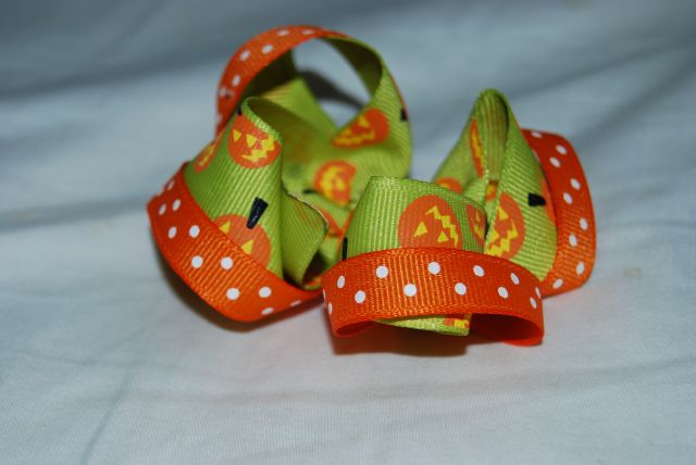 Orange and Green Halloween Bow - Click Image to Close