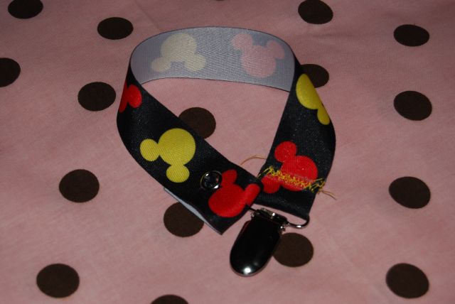 Mickey Mouse Paci Clip - Click Image to Close