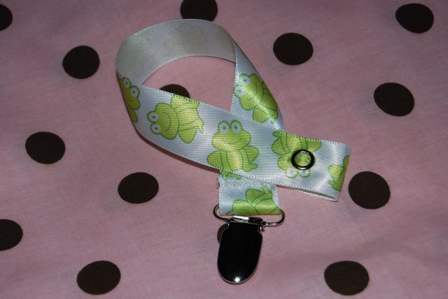 Froggy Paci Clip - Click Image to Close