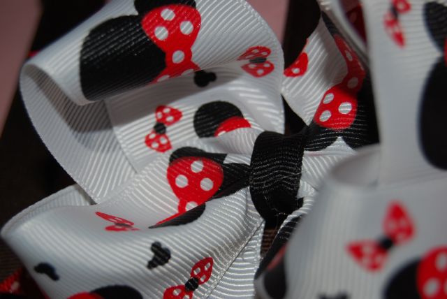 Layered Minnie Mouse Bow - Click Image to Close